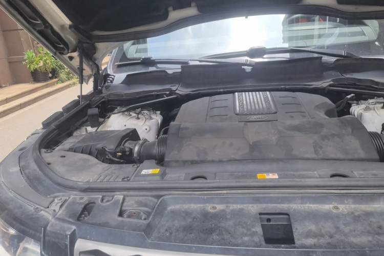 Used Land Rover Range Sport 2016 3.0 SC V6 SE Engine Bay Right