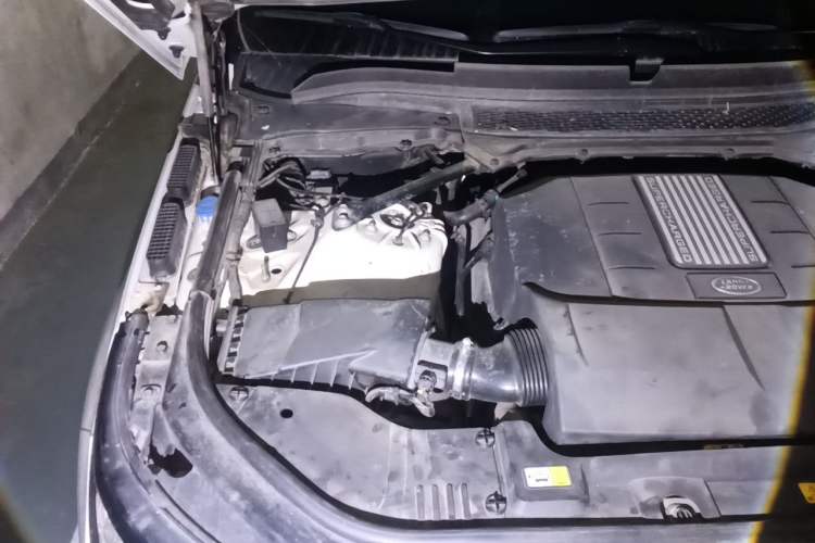 Used Land Rover Range Sport 2016 3.0 SC V6 SE Engine Bay Right