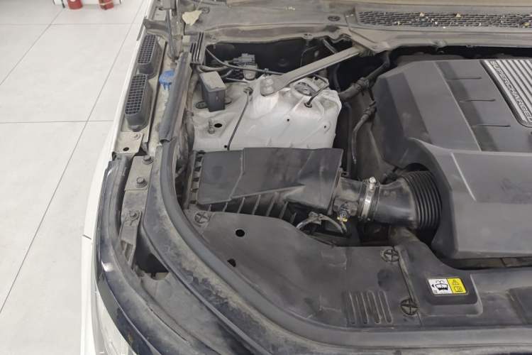 Used Land Rover Range Sport 2016 3.0 SC V6 SE Engine Bay Right