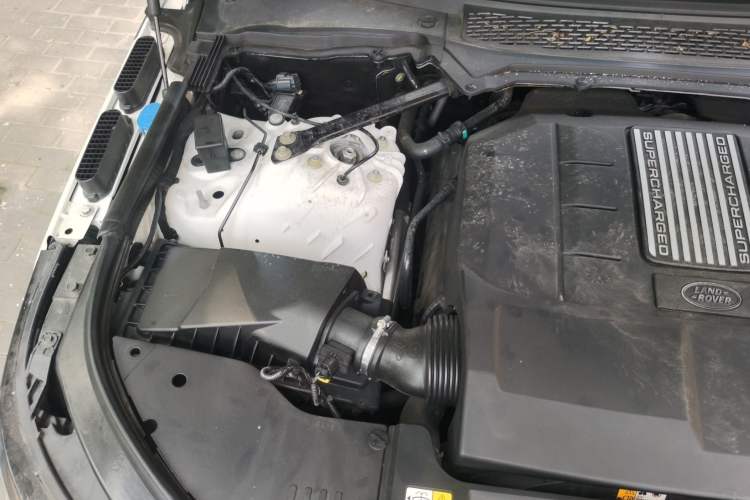 Used Land Rover Range Sport 2016 3.0 SC V6 HSE DYNAMIC Engine Bay Right