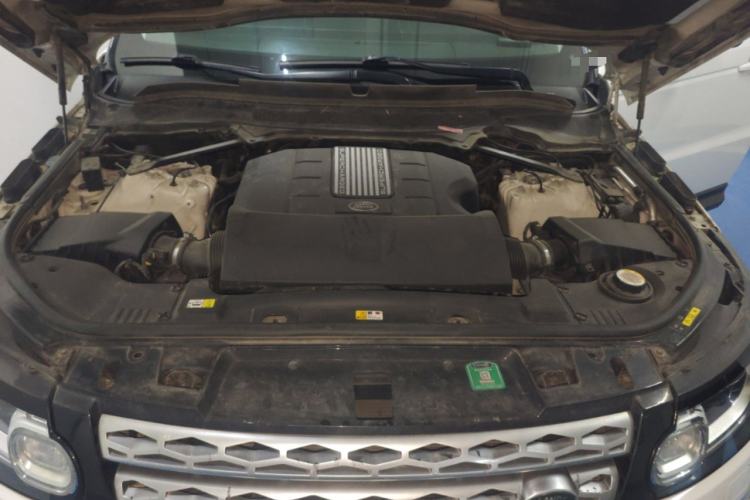 Used Land Rover Range Sport 2016 3.0 SC V6 HSE Engine Bay