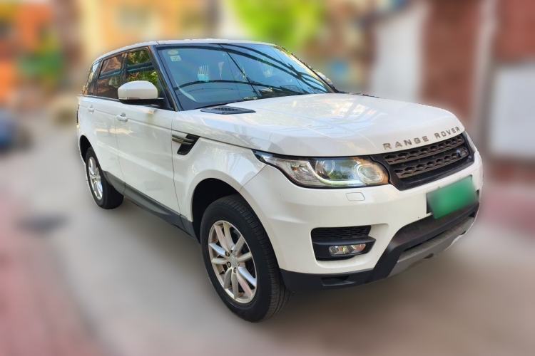 Used Land Rover Range Sport  Front Right 45 Deg