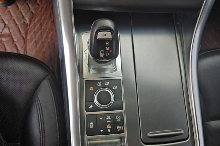 Used Land Rover Range Sport 2016 3.0 SC V6 SE Gear Lever