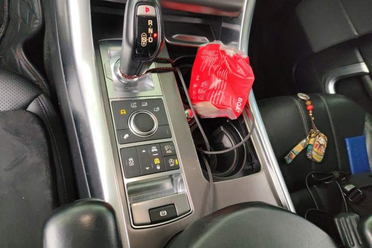 Used Land Rover Range Sport 2016 3.0 SC V6 SE Gear Lever