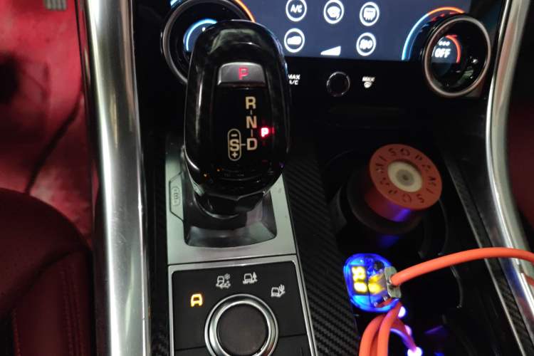 Used Land Rover Range Sport 2016 3.0 SC V6 SE Gear Lever
