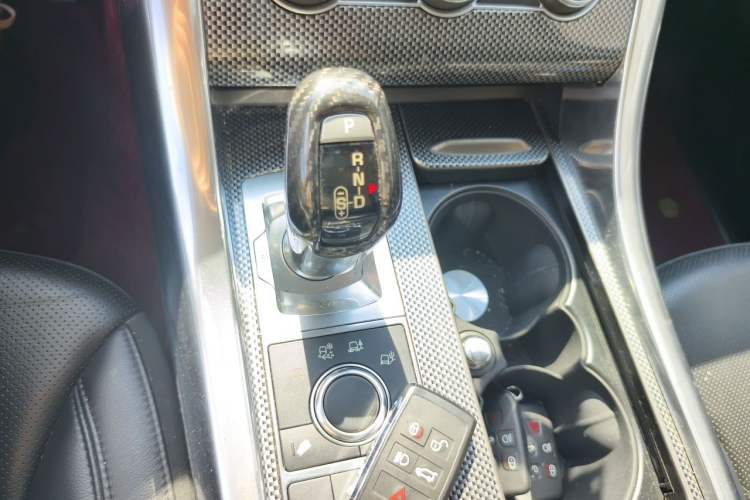 Used Land Rover Range Sport 2016 3.0 SC V6 SE Gear Lever