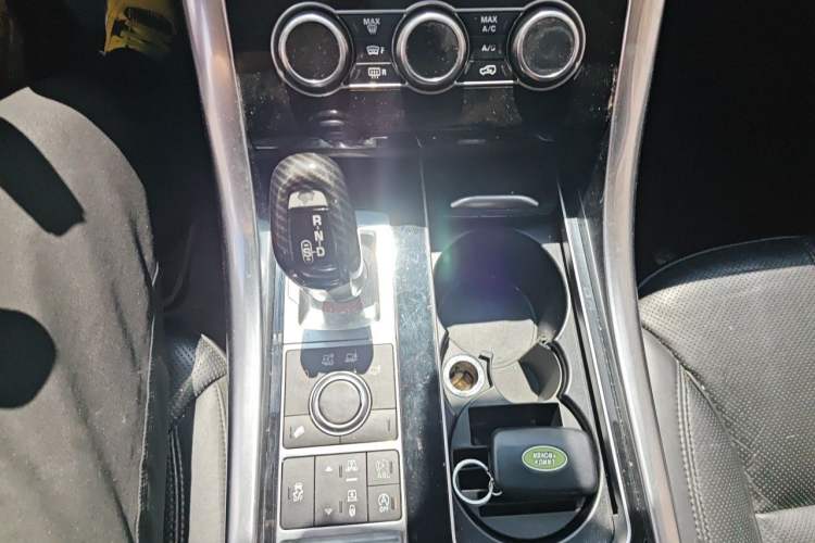 Used Land Rover Range Sport 2016 3.0 SDV6 HSE Gear Lever
