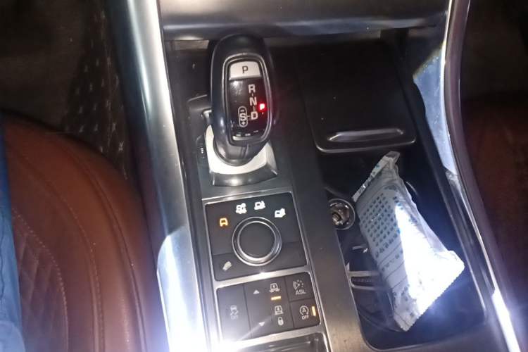 Used Land Rover Range Sport 2016 3.0 SC V6 SE Gear Lever