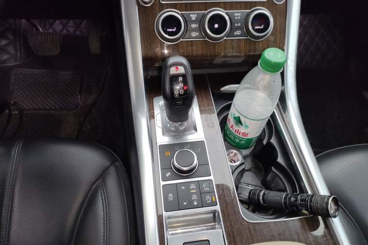 Used Land Rover Range Sport 2016 3.0 SC V6 HSE Gear Lever