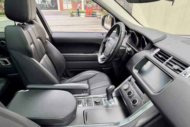 Used Land Rover Range Sport 2016 3.0 SC V6 SE Interior 1