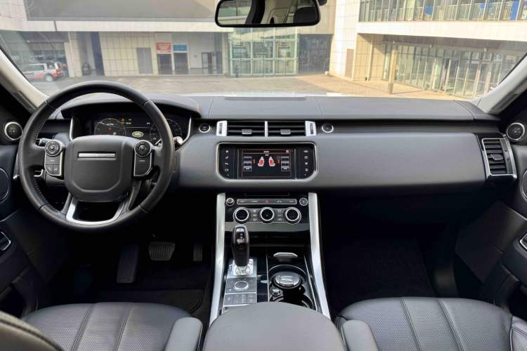 Used Land Rover Range Sport 2016 3.0 SC V6 HSE Interior 1