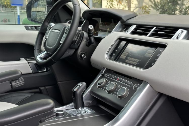 Used Land Rover Range Sport 2016 3.0 SC V6 HSE DYNAMIC Interior 11
