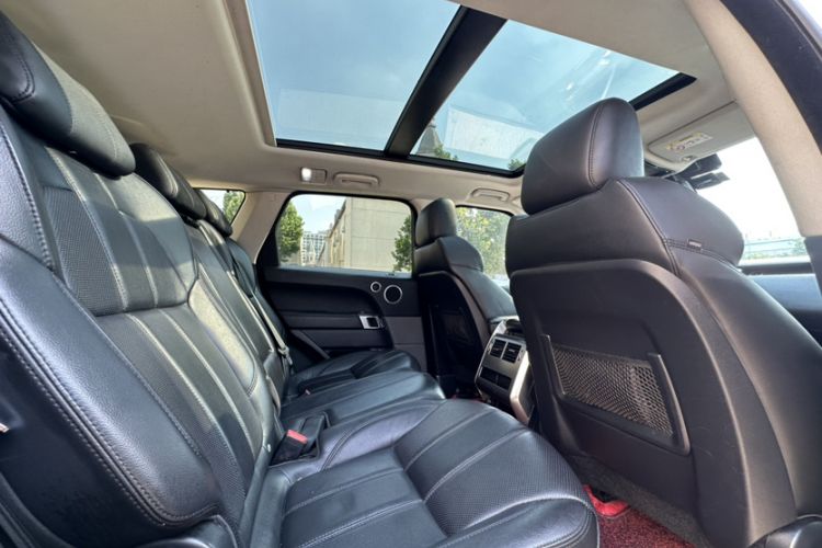 Used Land Rover Range Sport 2016 3.0 SC V6 SE Interior 2