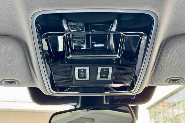 Used Land Rover Range Sport 2016 3.0 SC V6 HSE Interior 3