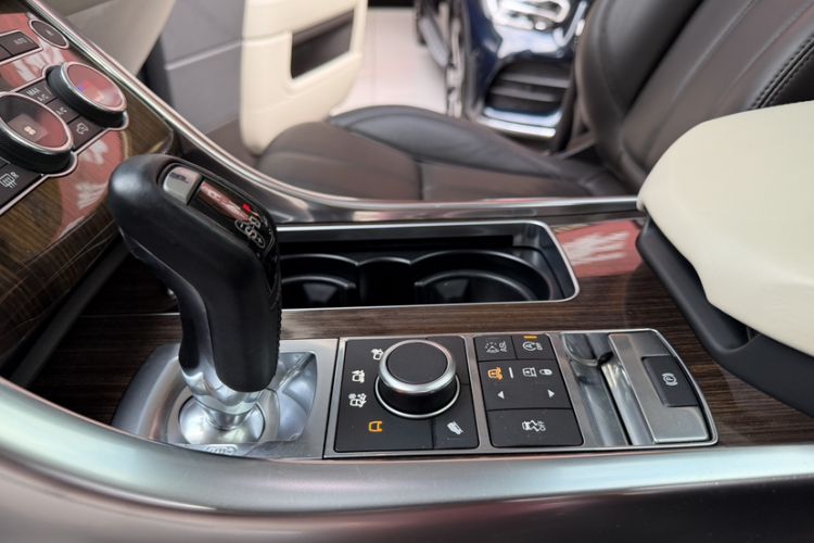 Used Land Rover Range Sport 2016 3.0 SC V6 HSE Interior 4