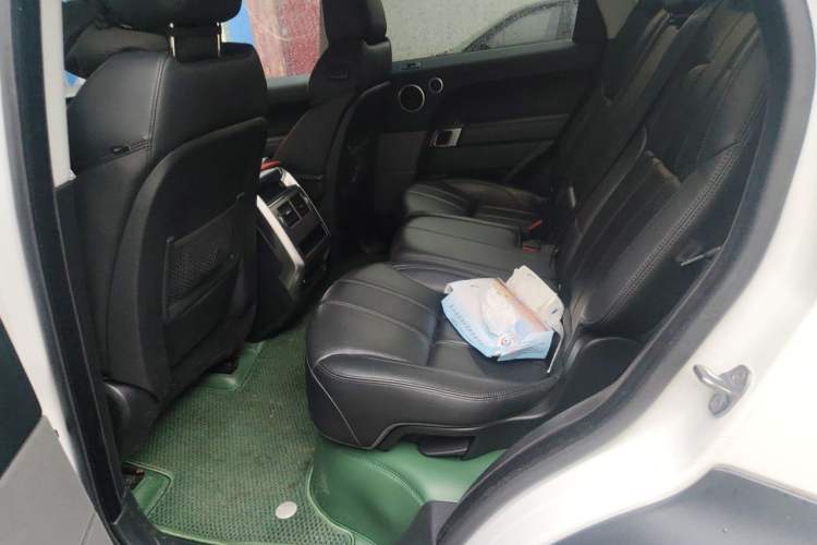 Used Land Rover Range Sport 2016 3.0 SC V6 SE Interior 4