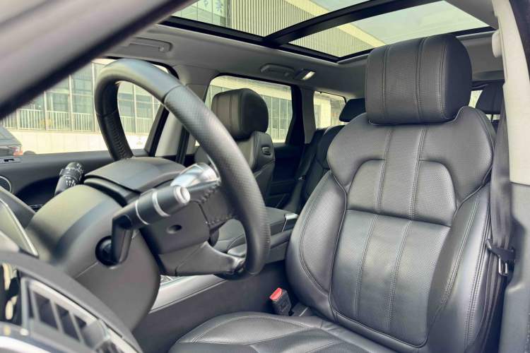 Used Land Rover Range Sport 2016 3.0 SC V6 HSE Interior 5