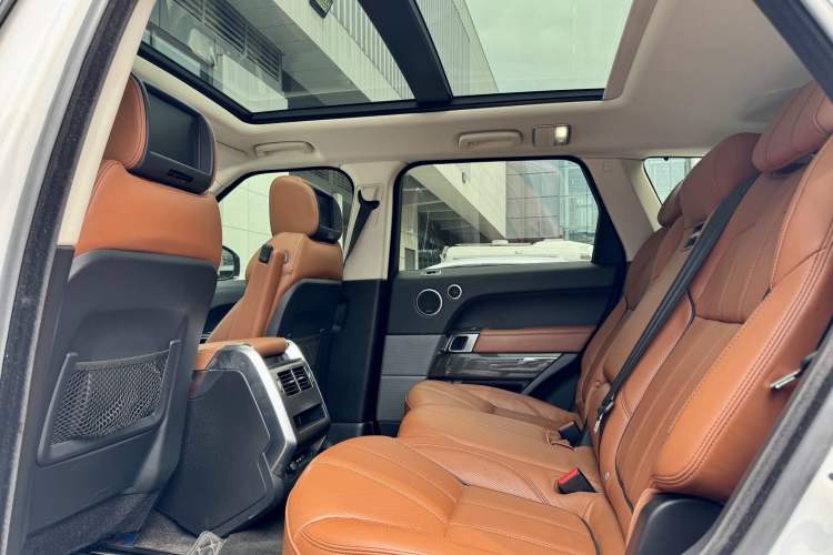 Used Land Rover Range Sport 2016 3.0 SC V6 HSE DYNAMIC Interior 6