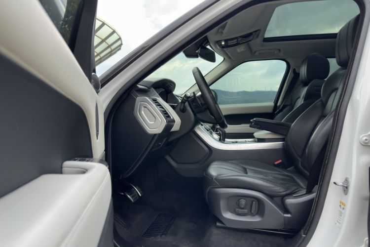 Used Land Rover Range Sport 2016 3.0 SC V6 HSE DYNAMIC Interior 6