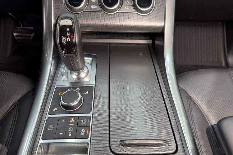 Used Land Rover Range Sport 2016 3.0 SC V6 HSE DYNAMIC Interior 7