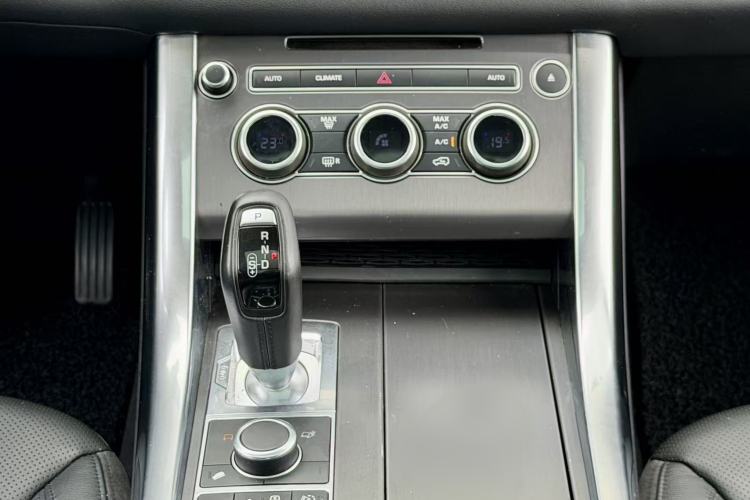Used Land Rover Range Sport 2016 3.0 SC V6 SE Interior 7