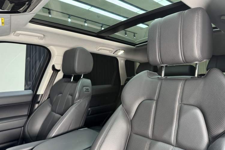 Used Land Rover Range Sport 2016 3.0 SC V6 HSE DYNAMIC Interior 9