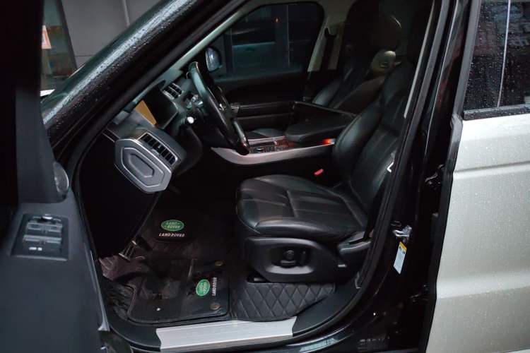 Used Land Rover Range Sport 2016 3.0 SC V6 HSE Left Front Seat