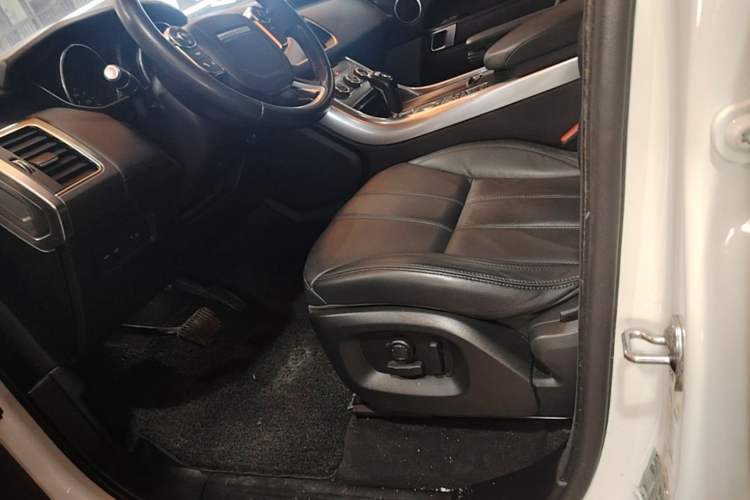 Used Land Rover Range Sport 2016 3.0 SC V6 SE Left Front Seat