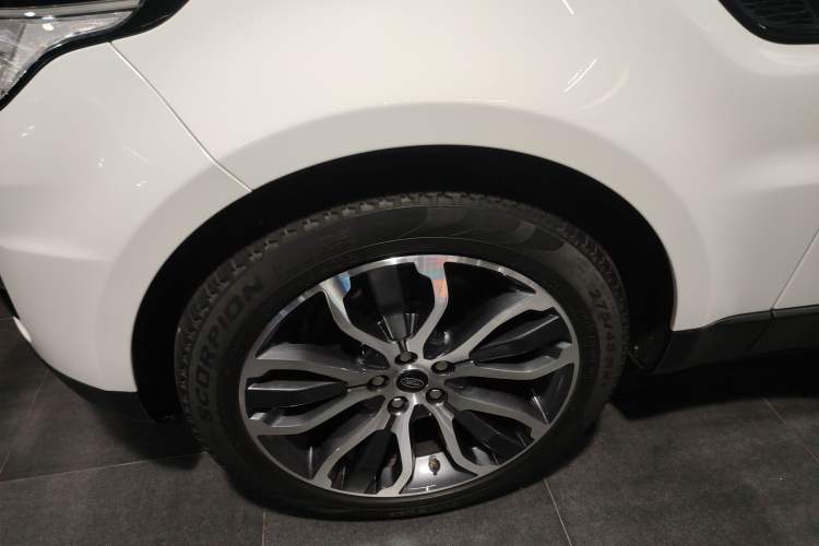 Used Land Rover Range Sport 2016 3.0 SC V6 SE Left Front Wheel Hub
