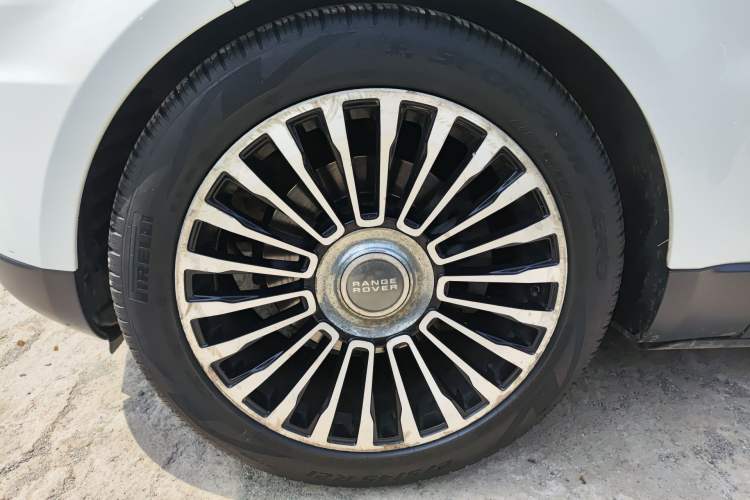 Used Land Rover Range Sport 2016 3.0 V6 Low-Power Version U.S. Specification Left Front Wheel Hub