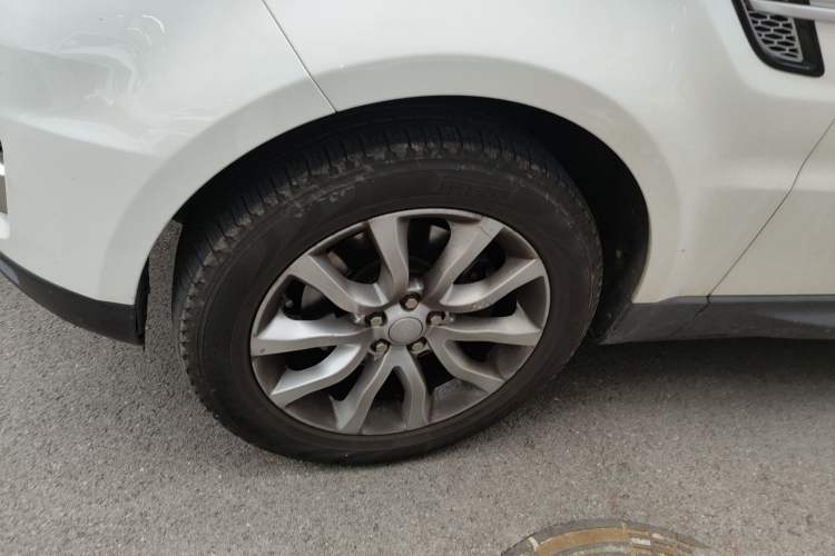 Used Land Rover Range Sport 2016 3.0 SC V6 HSE Left Front Wheel Hub