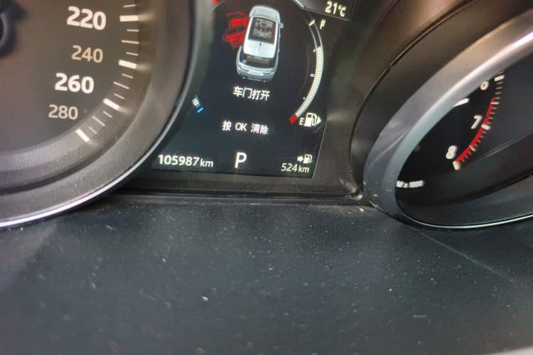 Used Land Rover Range Sport  Odometer Close Up