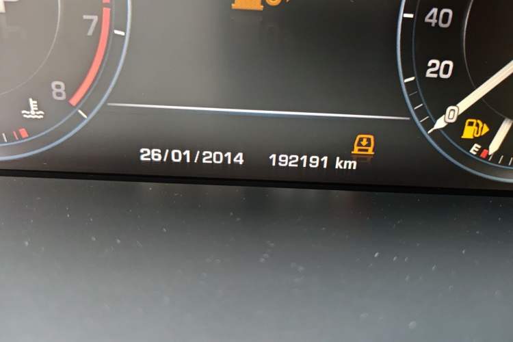 Used Land Rover Range Sport 2016 3.0 SC V6 HSE DYNAMIC Odometer Close Up