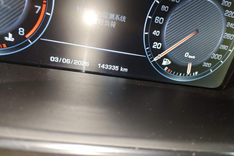 Used Land Rover Range Sport 2016 3.0 SC V6 HSE Odometer Close Up