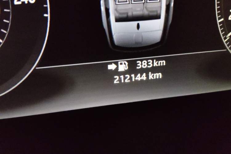 Used Land Rover Range Sport 2016 3.0 SC V6 HSE DYNAMIC Odometer Close Up
