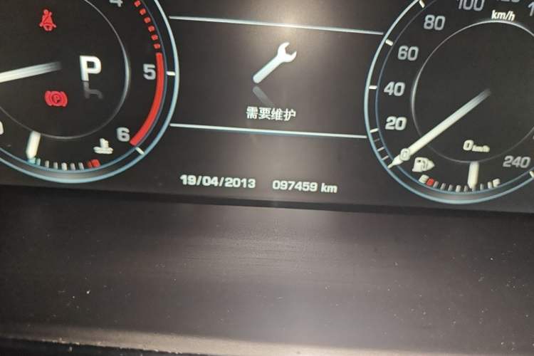 Used Land Rover Range Sport 2016 3.0 SDV6 HSE Odometer Close Up