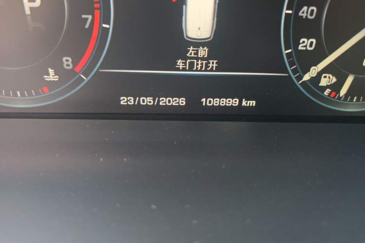 Used Land Rover Range Sport 2016 3.0 SC V6 HSE DYNAMIC Odometer Close Up