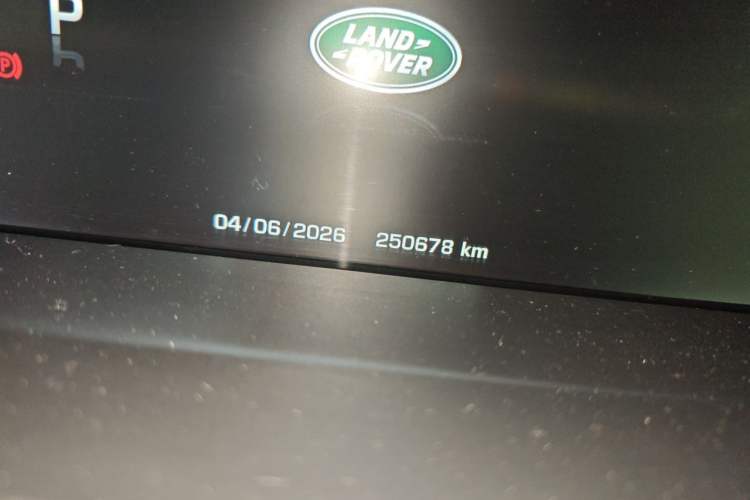 Used Land Rover Range Sport 2016 3.0 SC V6 HSE DYNAMIC Odometer Close Up
