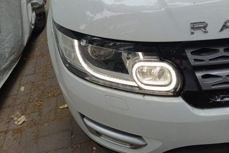 Used Land Rover Range Sport 2016 3.0 SC V6 SE Right Front Headlight