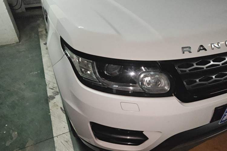 Used Land Rover Range Sport 2016 3.0 SDV6 HSE Right Front Headlight