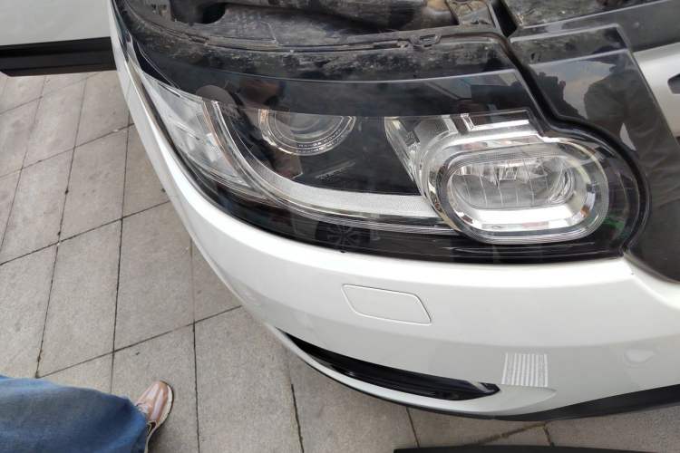 Used Land Rover Range Sport 2016 3.0 SC V6 SE Right Front Headlight