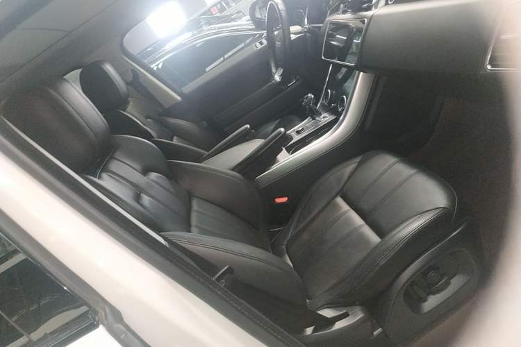 Used Land Rover Range Sport 2016 3.0 SC V6 SE Right Front Seat