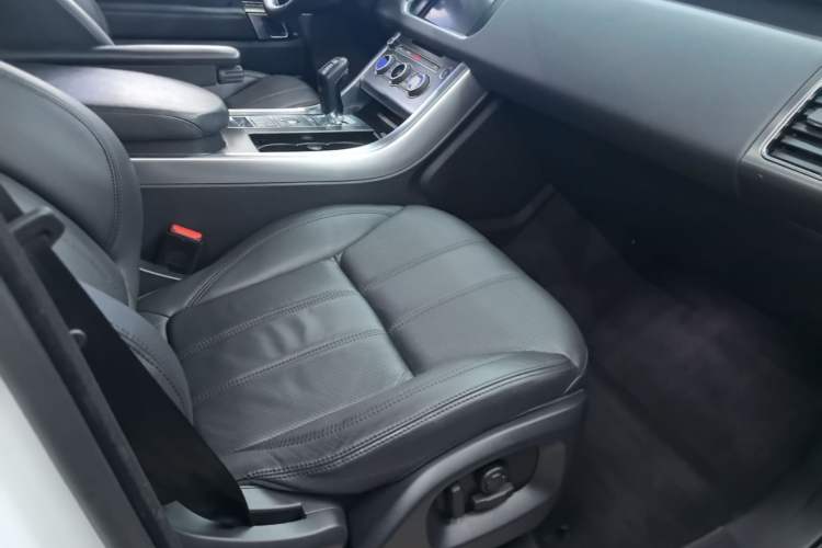 Used Land Rover Range Sport 2016 3.0 SC V6 SE Right Front Seat