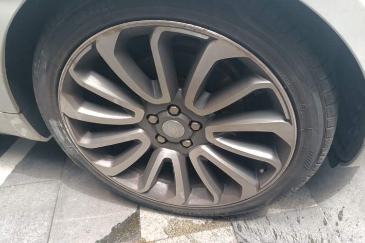 Used Land Rover Range Sport 2016 3.0 SC V6 HSE Right Front Wheel Hub