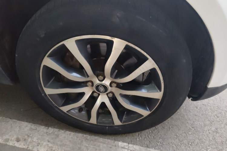Used Land Rover Range Sport 2016 3.0 SDV6 HSE Right Front Wheel Hub