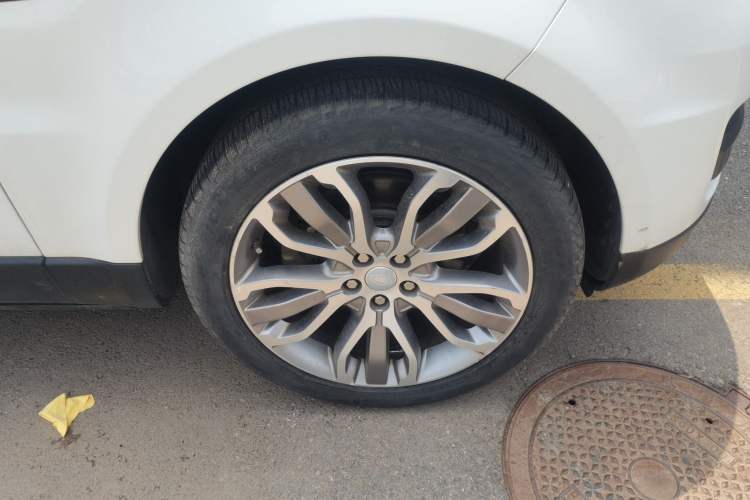 Used Land Rover Range Sport  Right Front Wheel Hub