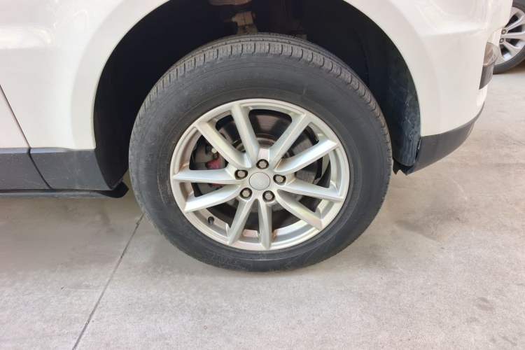 Used Land Rover Range Sport  Right Front Wheel Hub