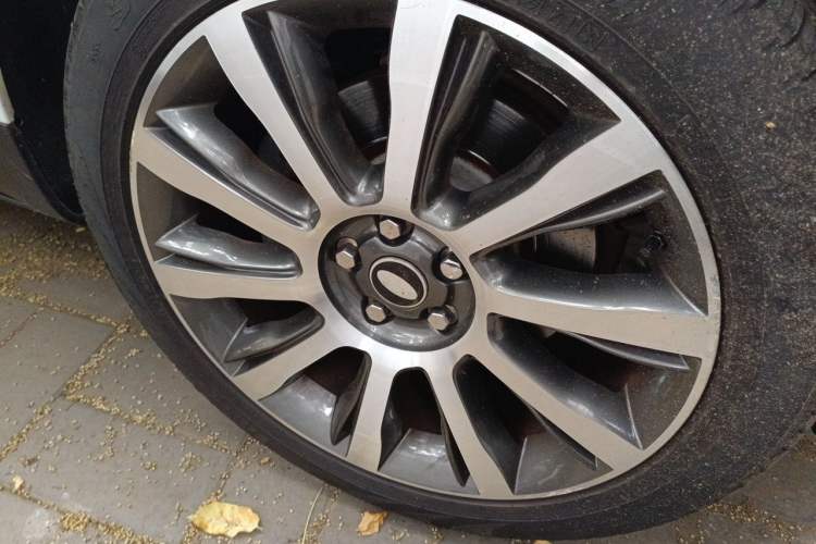 Used Land Rover Range Sport 2016 3.0 SC V6 SE Right Front Wheel Hub