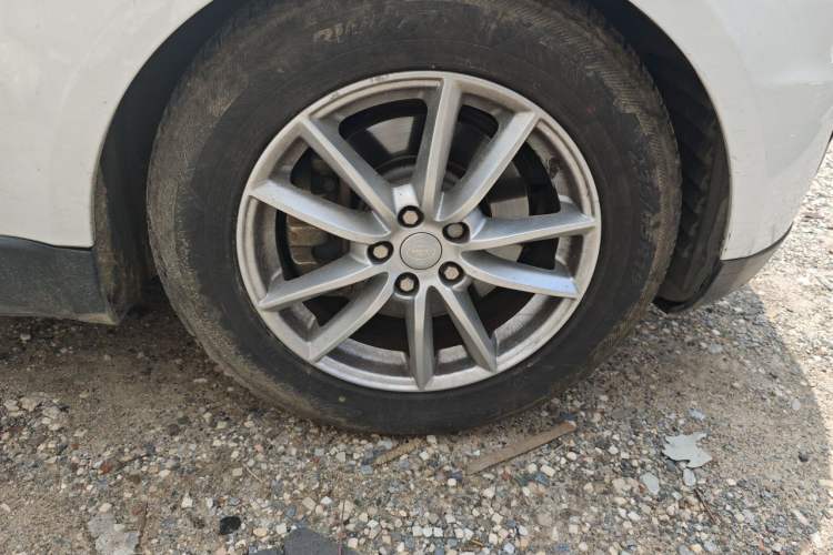 Used Land Rover Range Sport  Right Front Wheel Hub