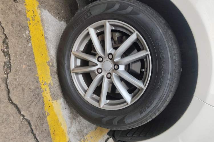 Used Land Rover Range Sport 2016 3.0 SC V6 SE Right Front Wheel Hub